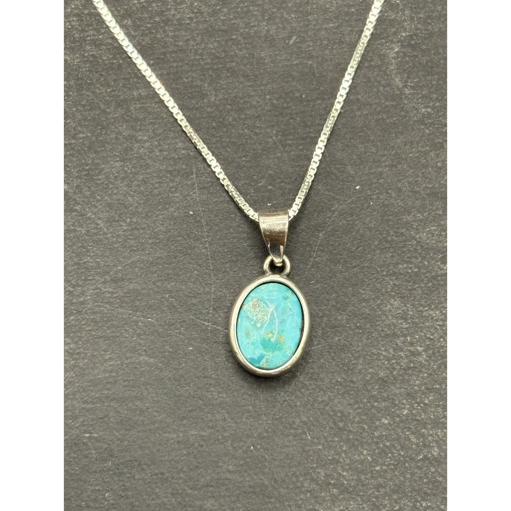 New Condition 18" Sterling Silver Turquoise Oval Pendant Necklace 925 Dainty